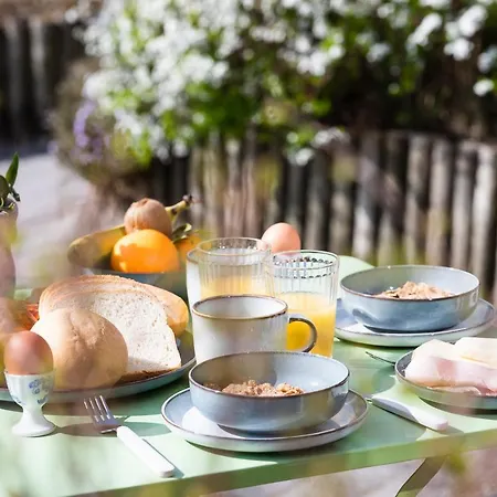 ベッド・アンド・ブレックファスト Le Garage 3*